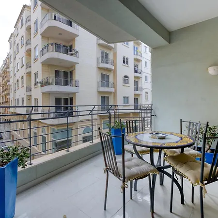 Stunning & Cosy 3br With Views In By 360 Estates * スリーマ