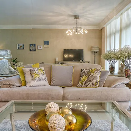 아파트 Stunning & Cosy 3br With Views In By 360 Estates