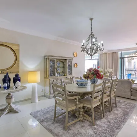 Lejlighed Stunning & Cosy 3br With Views In By 360 Estates *